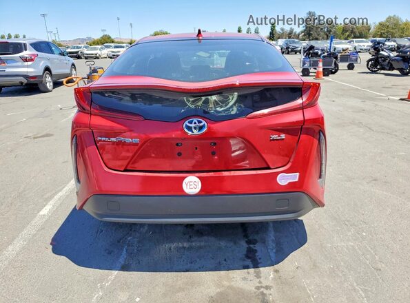 JTDKARFP4L3127979 2020 TOYOTA PRIUS Red Rear view