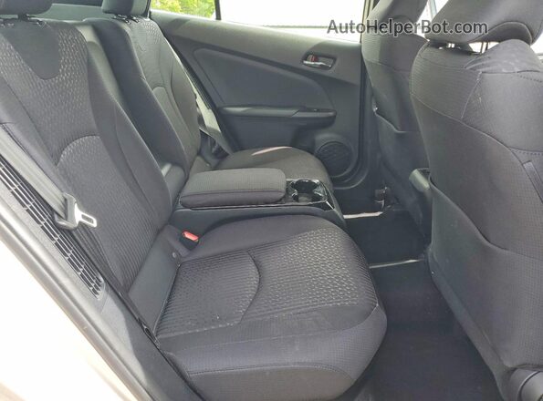 JTDKARFP7H3016656 2017 TOYOTA PRIUS Silver Widok tylnych siedzeń
