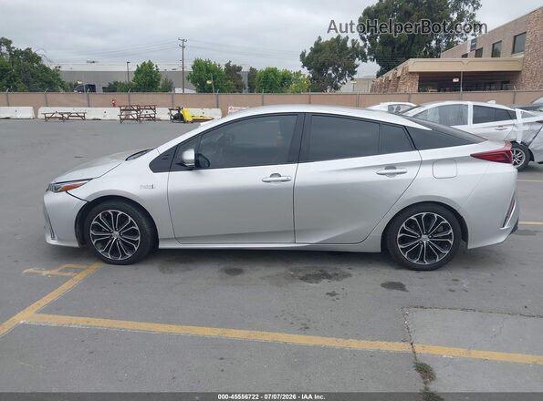 JTDKARFP8H3023910 2017 TOYOTA PRIUS PRIME Silver 