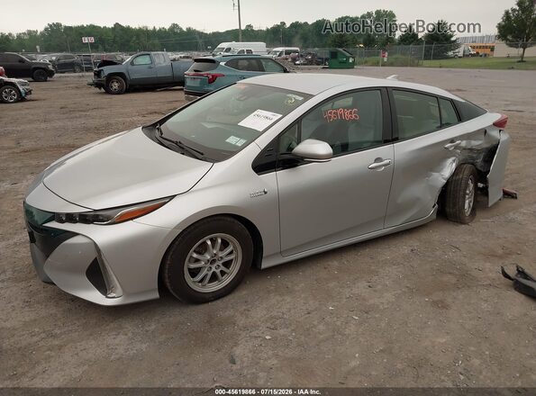 JTDKARFP8J3077391 2018 TOYOTA PRIUS PRIME Silver Przód lewy