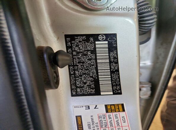 JTDKARFP8J3081683 2018 TOYOTA PRIUS Серебряный Вид подкапотного пространства
