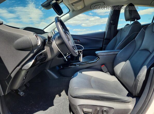 JTDKARFP8L3146373 2020 TOYOTA PRIUS White Front interior view