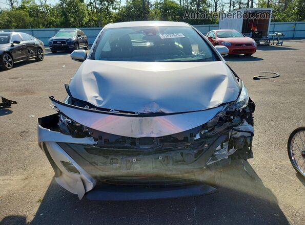 JTDKARFP9J3086679 2018 TOYOTA PRIUS Silver Widok z przodu