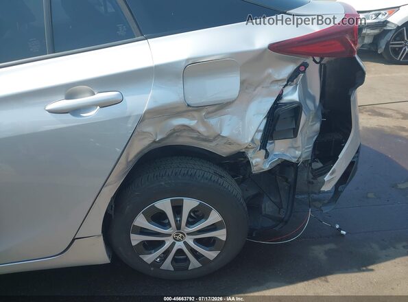 JTDKARFP9L3140078 2020 TOYOTA PRIUS PRIME Silver Front view