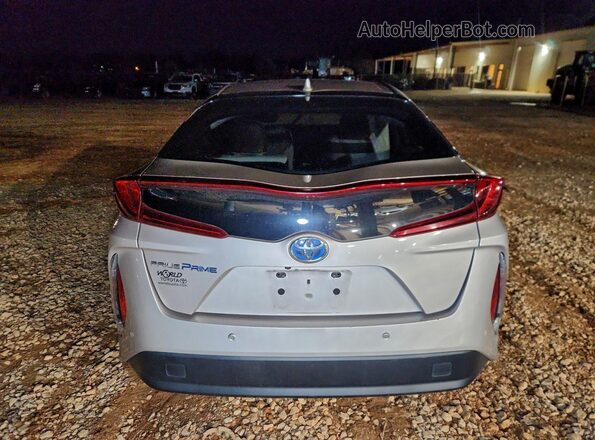 JTDKARFPXJ3086321 2018 TOYOTA PRIUS Серебряный Вид сзади