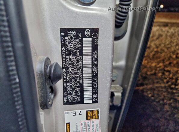 JTDKARFPXJ3086321 2018 TOYOTA PRIUS Серебряный Вид подкапотного пространства