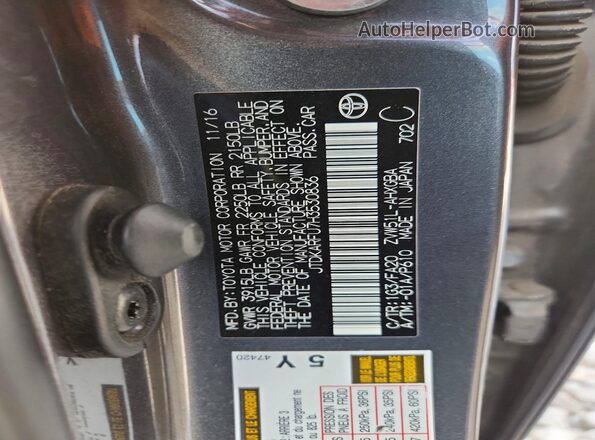 JTDKARFU7H3530836 2017 TOYOTA PRIUS Gray Vista del compartimento del motor