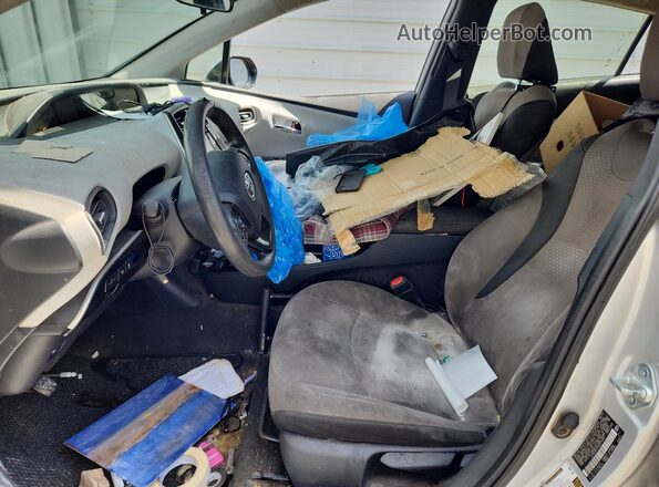 JTDKARFUXK3077447 2019 TOYOTA PRIUS Silver 