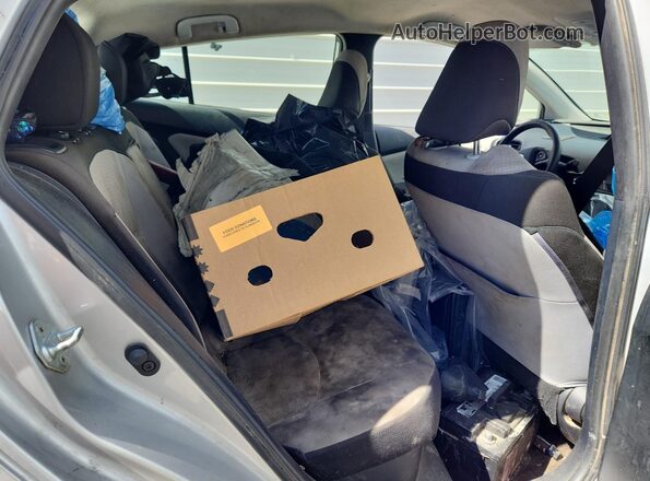 JTDKARFUXK3077447 2019 TOYOTA PRIUS Silver 