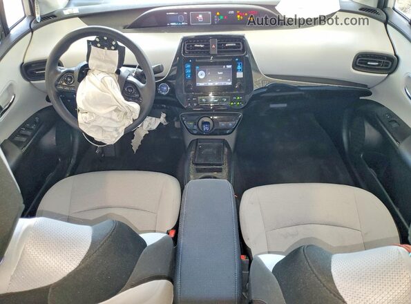 JTDKARFUXK3096404 2019 TOYOTA PRIUS White Вид панелі приладів