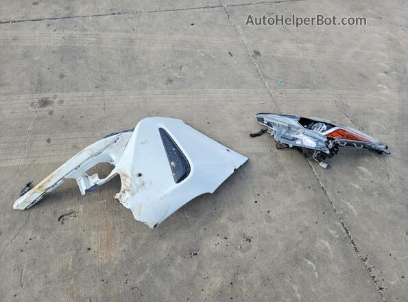 JTDKARFUXL3104745 2020 TOYOTA PRIUS White Շարժիչի բաժամունքի տեսք