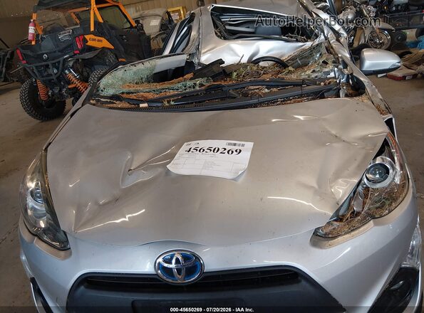 JTDKDTB38H1593179 2017 TOYOTA PRIUS C Silver Вид ззаду