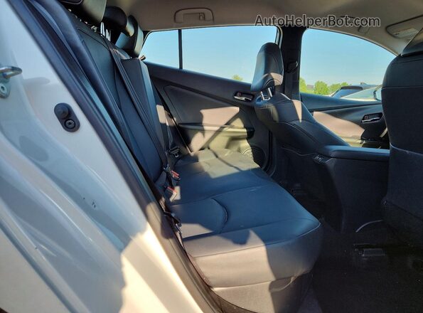 JTDL9RFU1L3015076 2020 TOYOTA PRIUS White Вид задніх сидінь