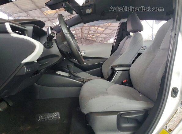 JTDS4RCE0LJ027352 2020 TOYOTA COROLLA Silver Front interior view