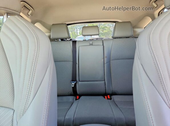 JTEAAAAH1MJ073286 2021 TOYOTA VENZA White Vista de los asientos traseros