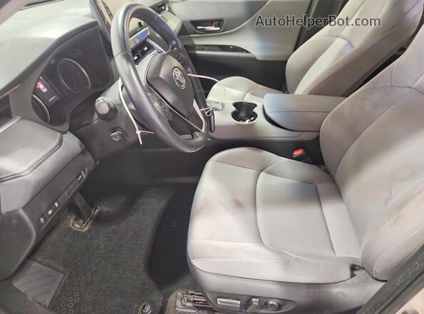 JTEAAAAH3MJ067263 2021 TOYOTA VENZA Silver Вид салону спереду