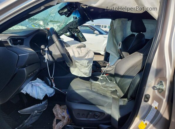 JTEAAAAH5RJ183846 2024 TOYOTA VENZA Silver Вид салону спереду