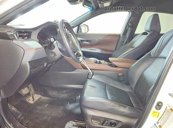 JTEAAAAH7MJ069937 2021 TOYOTA VENZA Белый Вид салона спереди
