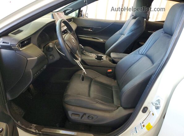 JTEAAAAH7MJ069985 2021 TOYOTA VENZA White Front interior view