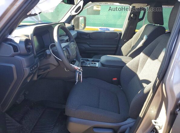 JTEABFAJ4TK060148 2026 TOYOTA LAND Серый Вид салона спереди