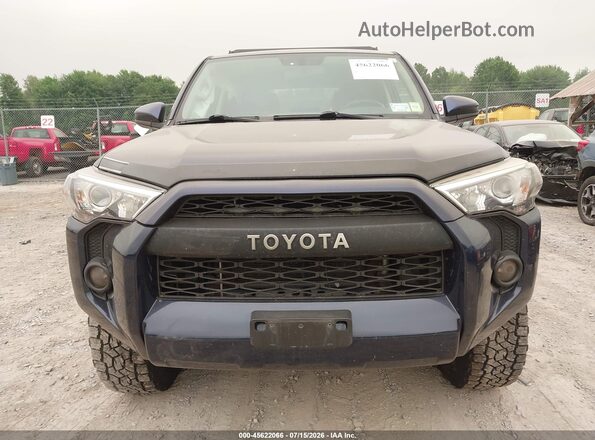 JTEBU5JR0G5336960 2016 TOYOTA 4RUNNER Dark Blue Widok wnętrza z tyłu