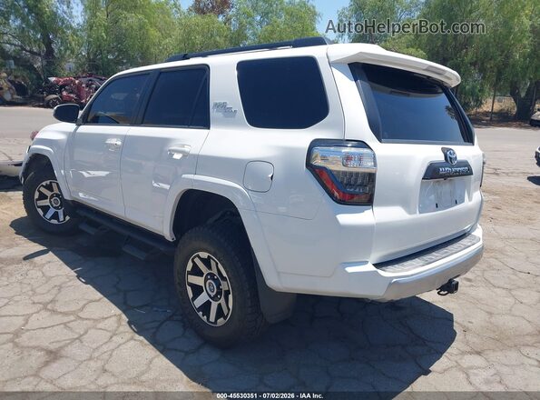 JTEBU5JR0K5724649 2019 TOYOTA 4RUNNER White Trasero izquierdo