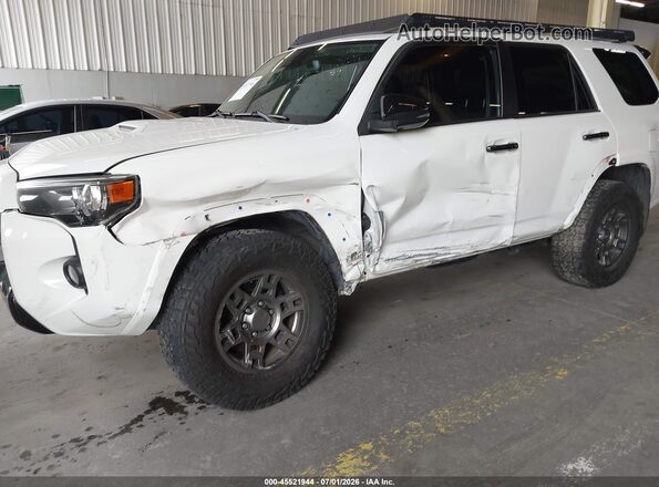 JTEBU5JR0L5831122 2020 TOYOTA 4RUNNER White Vista frontal