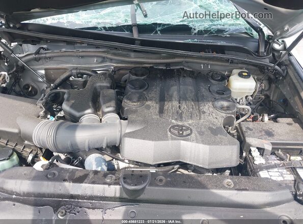 JTEBU5JR1J5597618 2018 TOYOTA 4RUNNER Серебряный Вид сзади