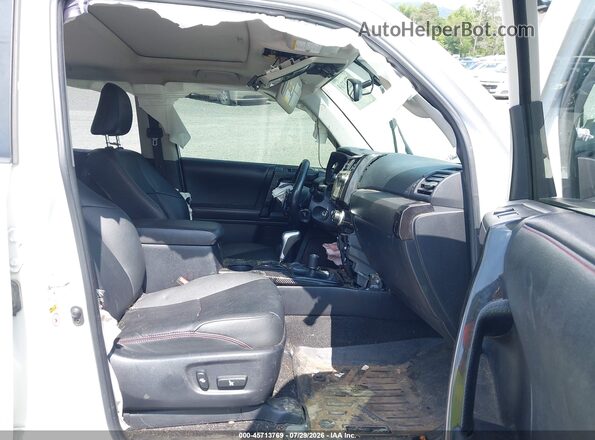 JTEBU5JR1K5638640 2019 TOYOTA 4RUNNER White Vista interior delantera