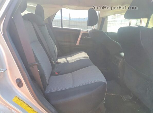 JTEBU5JR2G5281105 2016 TOYOTA 4RUNNER Silver Вид задніх сидінь