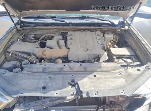 JTEBU5JR2G5281105 2016 TOYOTA 4RUNNER Silver Вид задньої частини салону