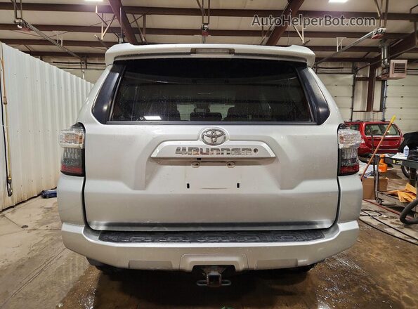 JTEBU5JR2G5331601 2016 TOYOTA 4RUNNER Silver Հետևի տեսք