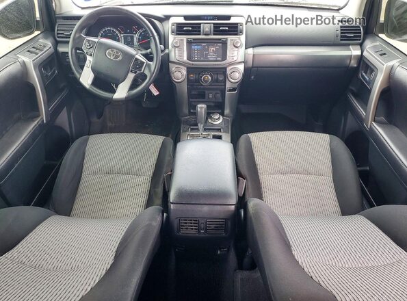 JTEBU5JR2G5384976 2016 TOYOTA 4RUNNER Белый Вид панели приборов