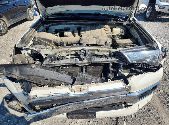 JTEBU5JR2J5487175 2018 TOYOTA 4RUNNER White ძრავის განყოფილების ხედი
