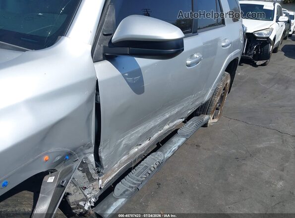 JTEBU5JR2J5498693 2018 TOYOTA 4RUNNER Silver Vista frontal