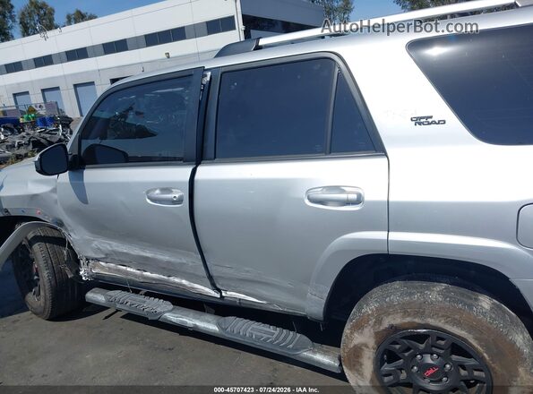 JTEBU5JR2J5498693 2018 TOYOTA 4RUNNER Silver 