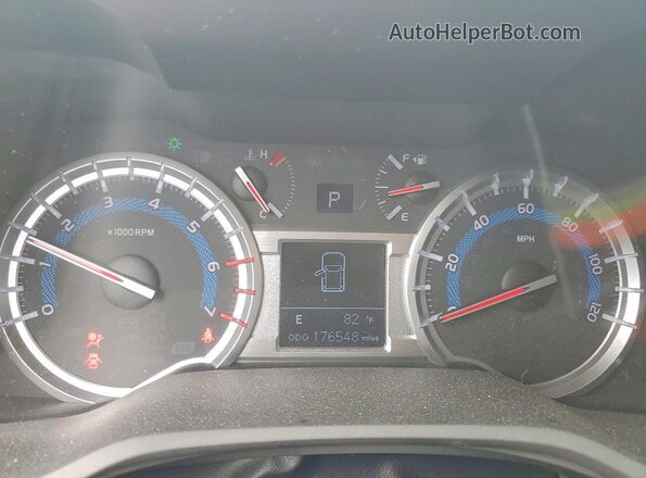JTEBU5JR2J5581752 2018 TOYOTA 4RUNNER Red Vista del cuadro de instrumentos