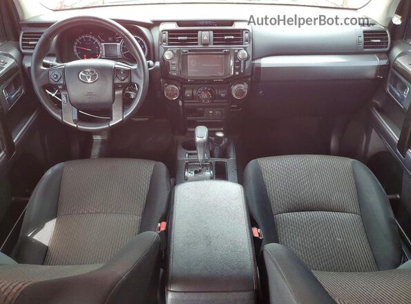 JTEBU5JR2J5581752 2018 TOYOTA 4RUNNER Red Vista del salpicadero