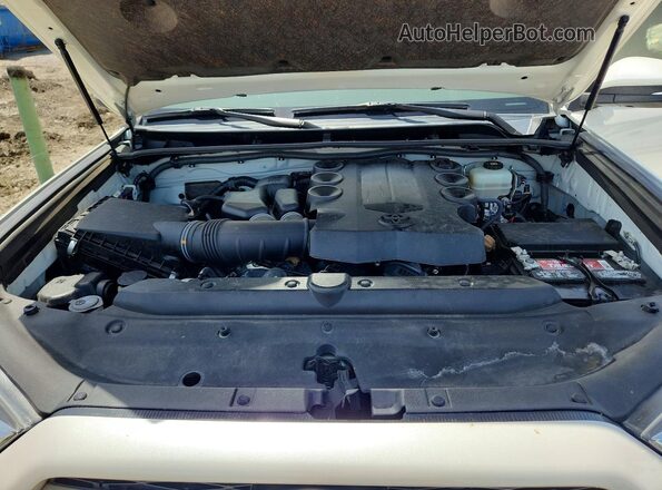 JTEBU5JR2K5654877 2019 TOYOTA 4RUNNER Белый Вид подкапотного пространства
