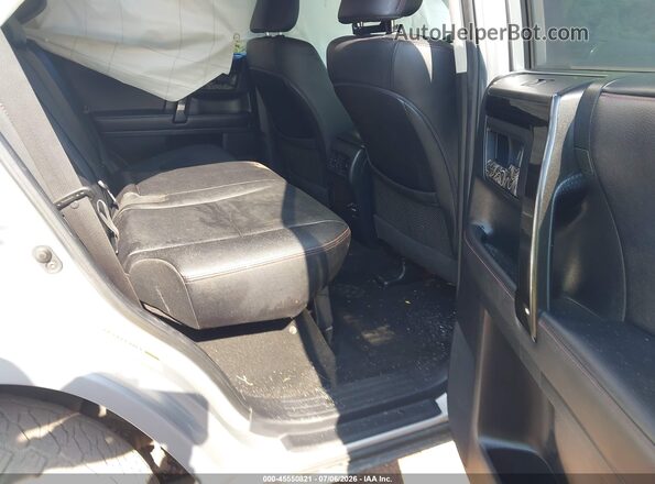 JTEBU5JR2K5698863 2019 TOYOTA 4RUNNER Silver Widok naklejki z numerem VIN