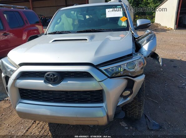 JTEBU5JR2K5698863 2019 TOYOTA 4RUNNER Silver Widok zestawu wskaźników