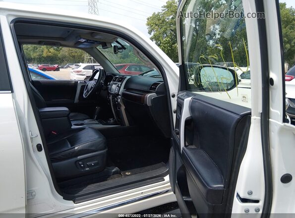 JTEBU5JR2K5703723 2019 TOYOTA 4RUNNER White Вид салону спереду