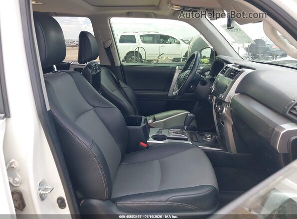 JTEBU5JR2L5816511 2020 TOYOTA 4RUNNER Белый Вид салона спереди