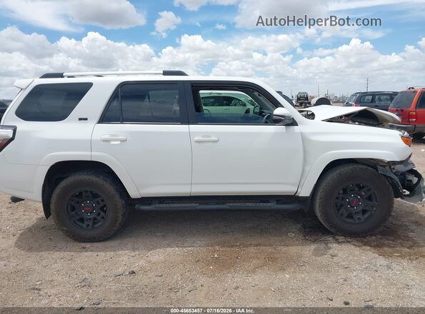 JTEBU5JR2L5816511 2020 TOYOTA 4RUNNER Белый Вид щитка приборов