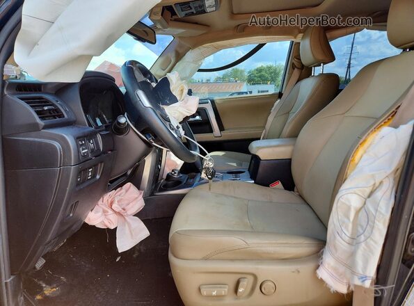 JTEBU5JR3H5422152 2017 TOYOTA 4RUNNER Black Вид салону спереду