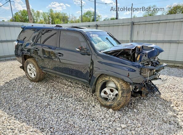 JTEBU5JR3H5422152 2017 TOYOTA 4RUNNER Black Передня права чверть