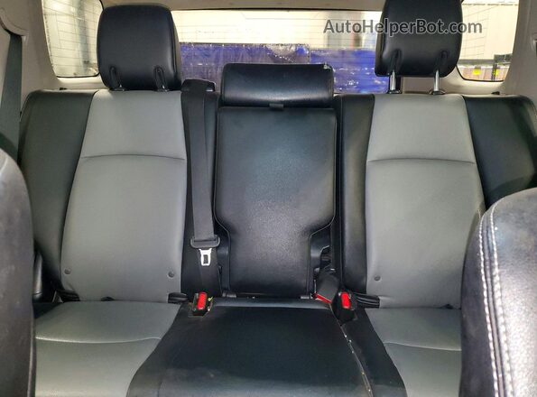 JTEBU5JR3J5515985 2018 TOYOTA 4RUNNER Silver Widok tylnych siedzeń