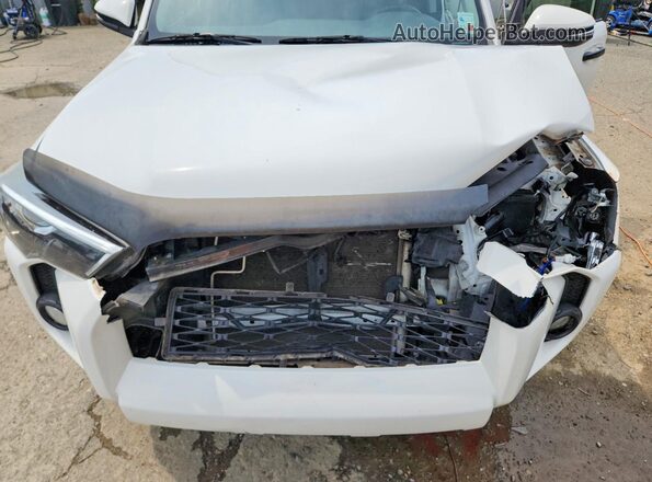 JTEBU5JR3K5673888 2019 TOYOTA 4RUNNER White ძრავის განყოფილების ხედი