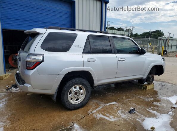 JTEBU5JR3L5749191 2020 TOYOTA 4RUNNER Silver Rear right