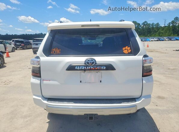 JTEBU5JR3L5805629 2020 TOYOTA 4RUNNER White Widok z tyłu